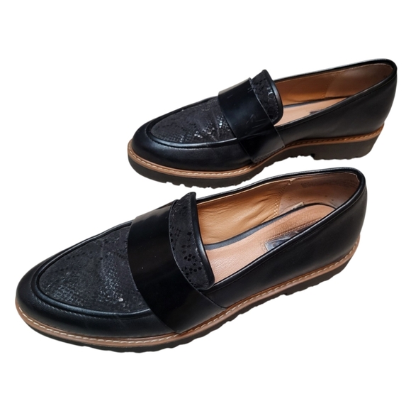 Halogen Women's Black Leather Slip On Embellished Loafers w/ Lug Sole - Size 6M - Picture 2 of 7